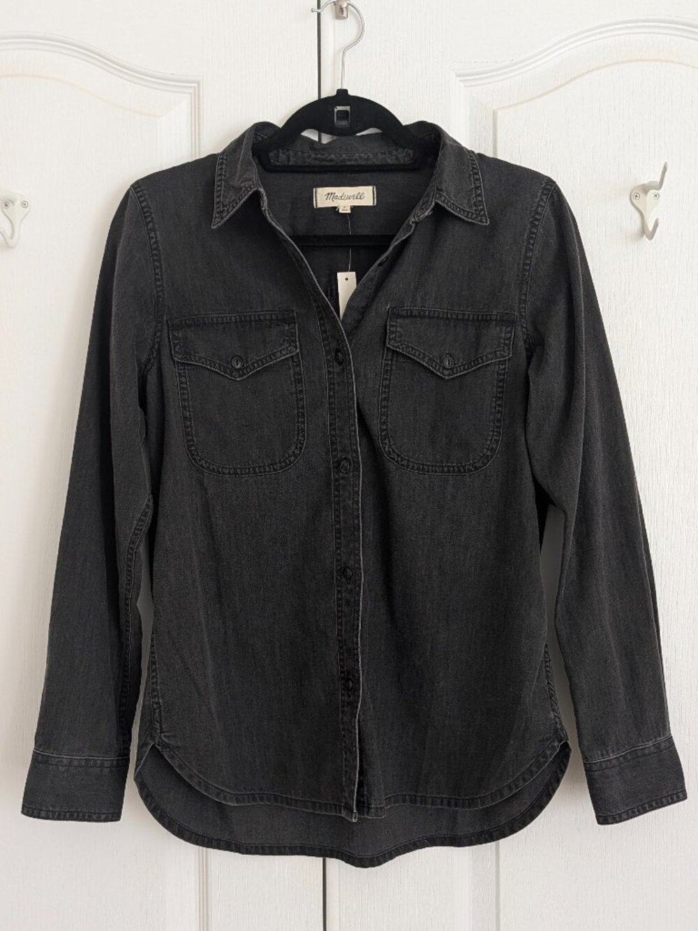 Madewell Denim Button-Up Shirt in Lunar Wash - Small